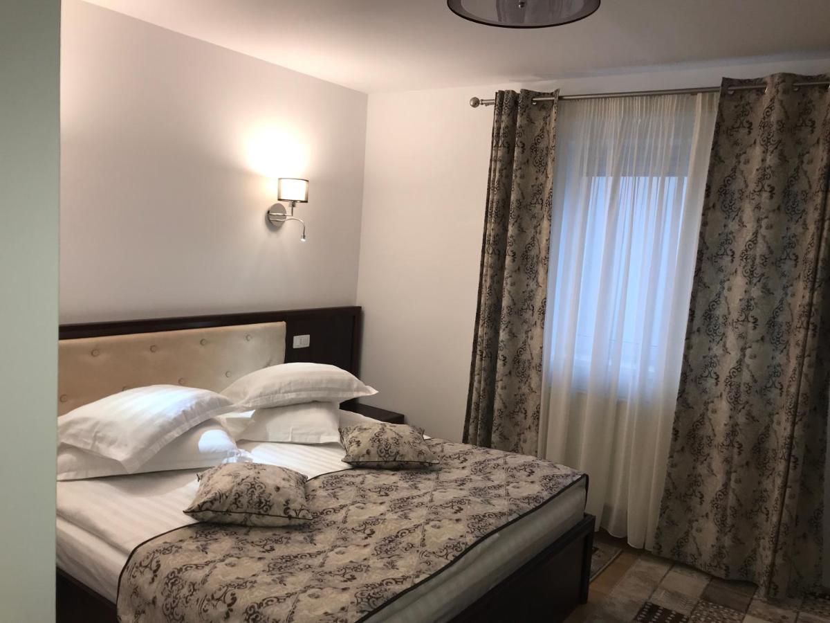 Casa Pino Hotel Braşov Eksteriør billede