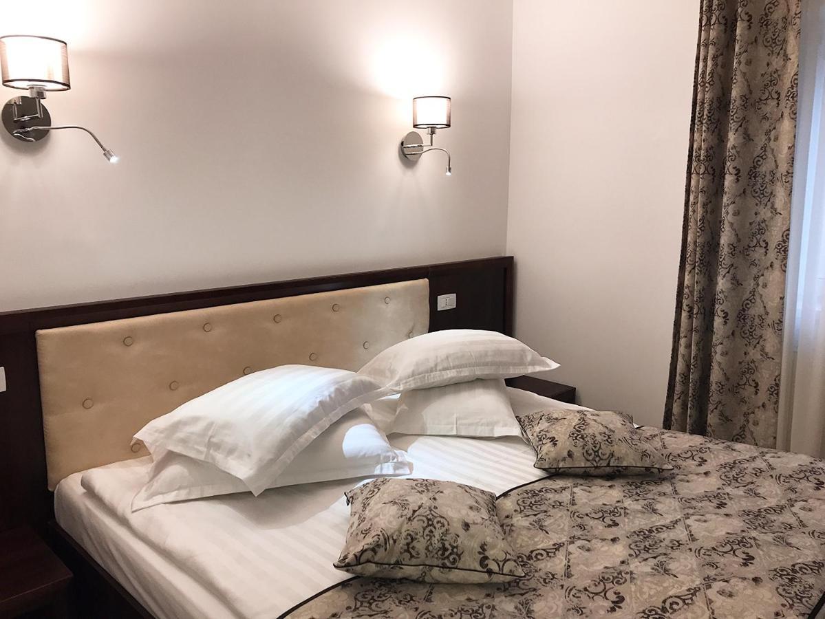 Casa Pino Hotel Braşov Eksteriør billede