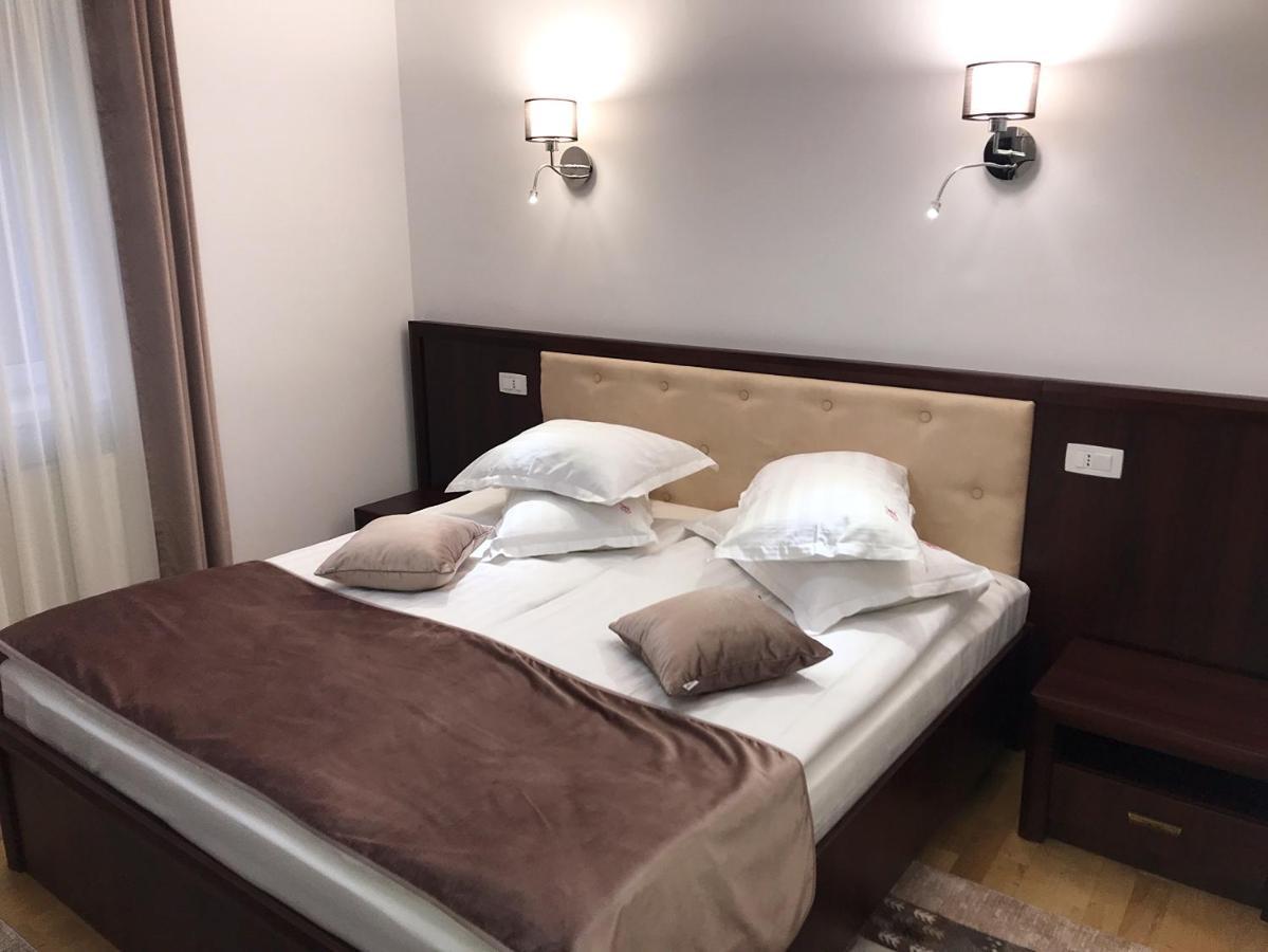 Casa Pino Hotel Braşov Eksteriør billede