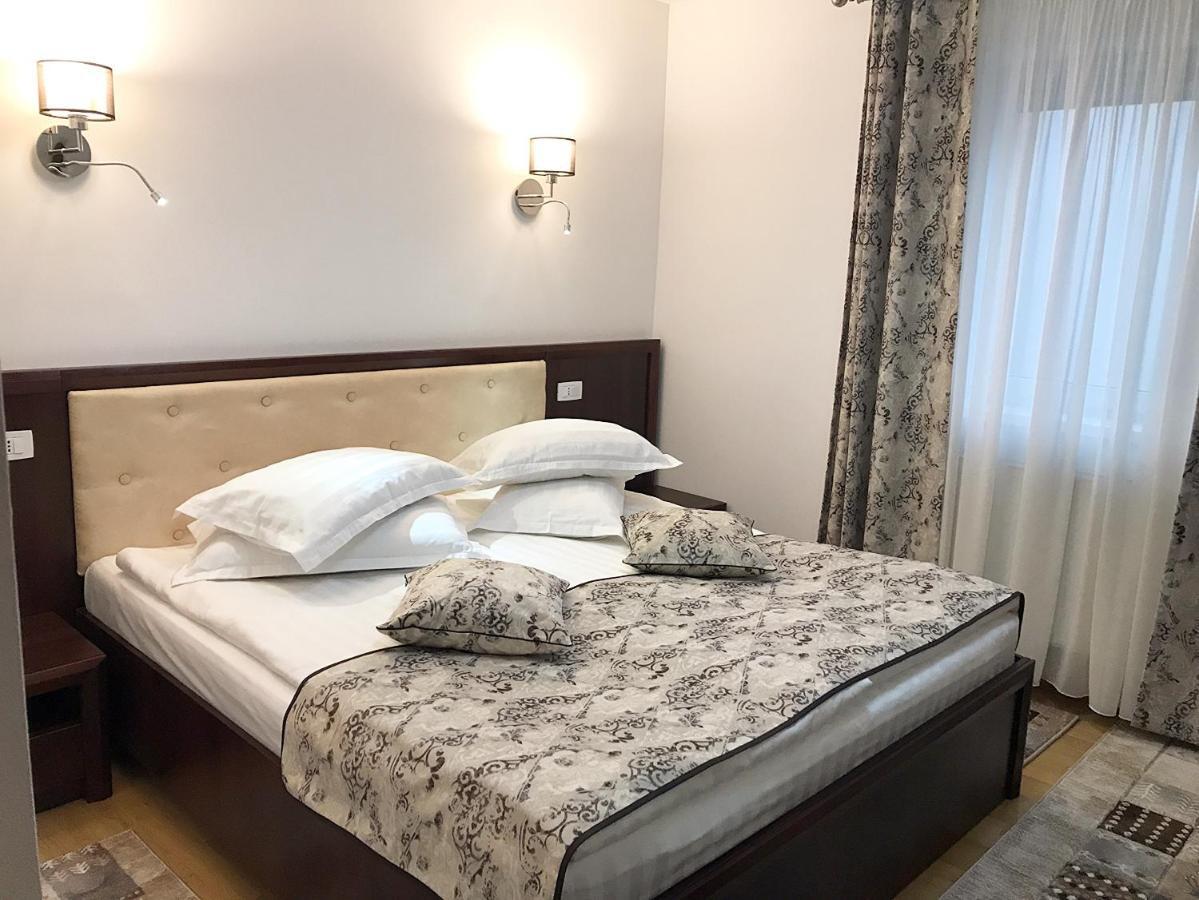 Casa Pino Hotel Braşov Eksteriør billede